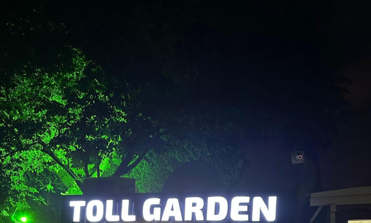 Toll Garden 3* Side